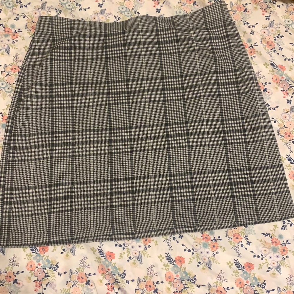 Black and White Plaid Skirt